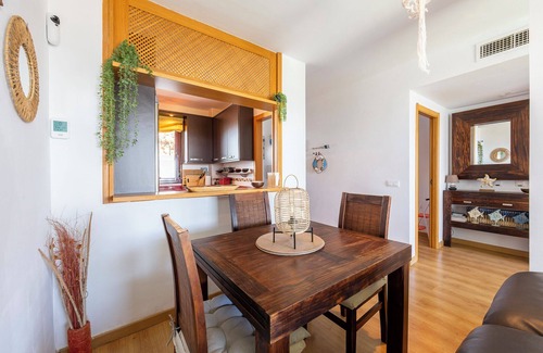 Carboneras Apartamento | Apartamento 'El Mirador De Carboneras' con vistas al mar, Wi-Fi y aire acondicionado