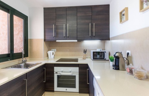 Fuente Álamo de Murcia Apartamento | Apartamento 'El Oasis Martinica 4 2 A' con vistas a la montaña, Wi-Fi y aire acondicionado.