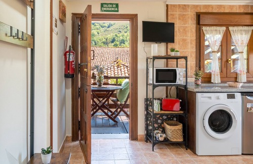 Soto de Cangas Apartamento | Apartamento 'El Portiellu 2' con terraza privada, balcón y Wi-Fi