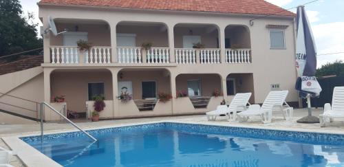 Galovac Apartamento | Apartment Elena