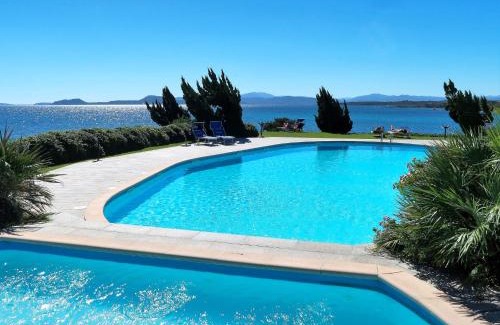 Baia Caddinas Apartamento | Apartment Elicriso by Interhome