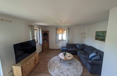 Bischofswiesen Apartamento | Apartment Elisabethfor 1-6 persons, 3 bedrooms, shower/WC, bathtub, bathroom
