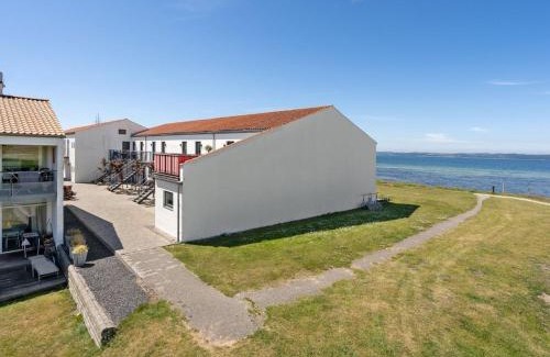 Syddjurs Kommune Apartamento | Apartment Elvin - 20m from the sea by Interhome