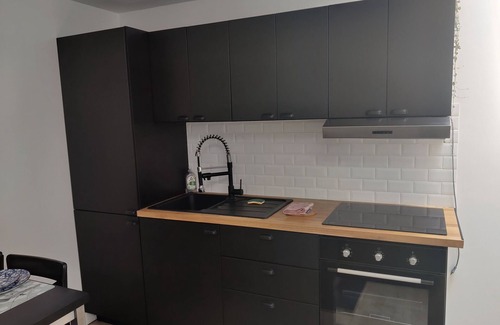 Vitre Apartamento | Apartment EMILIA Downtown room bed 160cm Balcony WIFI Coffee and tea