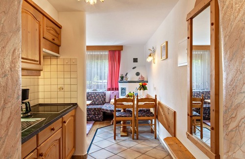 Leutasch Apartamento | Apartamento "Enzian 1" con vistas a la montaña, terraza privada y Wi-Fi