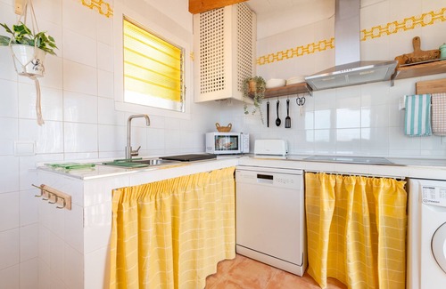 Colonia Sant Jordi Apartamento | Apartamento 'Beachfront Penthouse' con vistas al mar, Wi-Fi y aire acondicionado