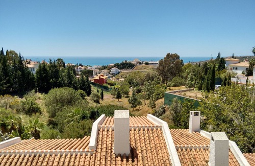 Rincón de la Victoria Apartamento | Apartamento con solárium y vistas al mar.