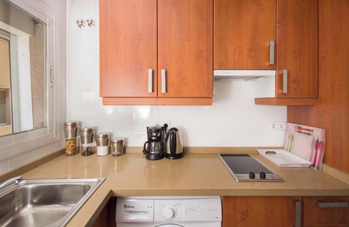 Rincón de la Victoria Apartamento | Apartamento "Estudio 1 - Frente al mar" Cerca de la playa con vistas al mar, balcón y jardín
