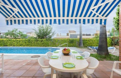 Calonge Apartamento | Apartment Rioja by Interhome
