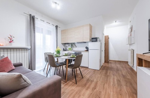 Brescia Apartamento | Apartamento 'Essenza Moderna' con balcón, Wi-Fi y aire acondicionado