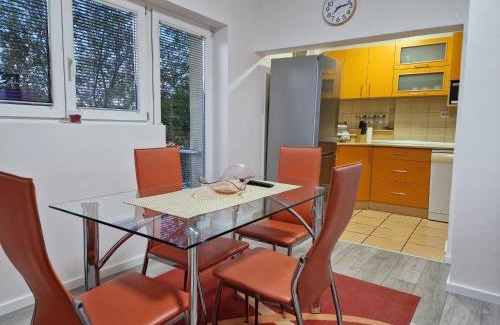 Paracin Apartamento | Apartment F.R.I.E.N.D.S