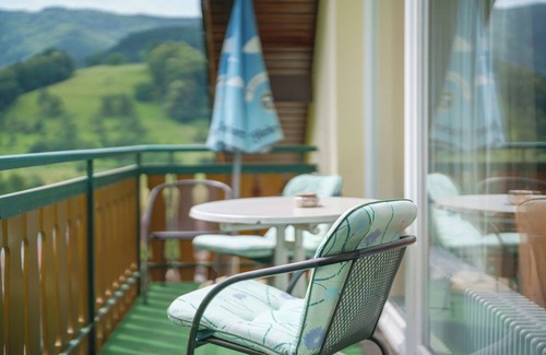 Glottertal Apartamento | Apartamento 'Familiensuite 8' con vistas a la montaña, terraza compartida y Wi-Fi