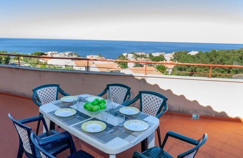 Llanca Apartamento | Apartamento Fané by Interhome