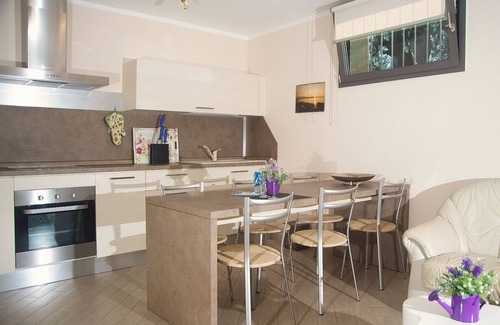 Toscolano Maderno Apartamento | Apartment Farfalla with air conditioning, pool 10 x 5 and parking, 250 meters from the lake