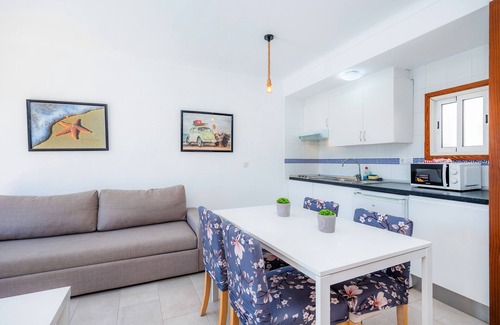 Cala d'Or Apartamento | Apartment "Felipe 1-1 vista piscina" with Shared Terrace, Shared Pool & WiFi