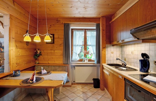 Mittenwald Apartamento | Apartamento 'Felsenroserl Nr 4' con vistas a la montaña, jardín compartido y Wi-Fi