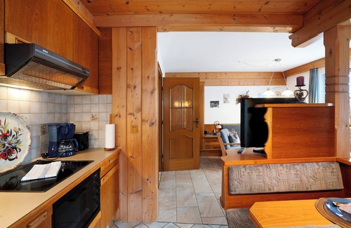 Mittenwald Apartamento | Apartamento 'Felsenroserl Nr 4' con vistas a la montaña, jardín compartido y Wi-Fi