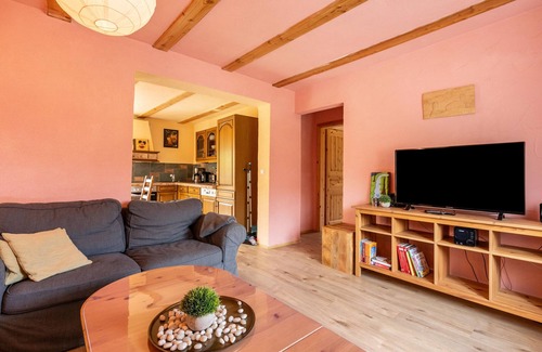 Oberwiesenthal Apartamento | Apartamento 'Ferienhaus Fichtelberg Appartement A' con vistas a la montaña, terraza privada y Wi-Fi