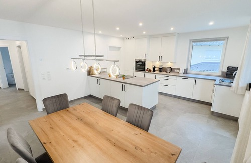 Imst District Apartamento | Apartamento 'Ferienhaus Koca' con vistas a la montaña, terraza privada y Wi-Fi