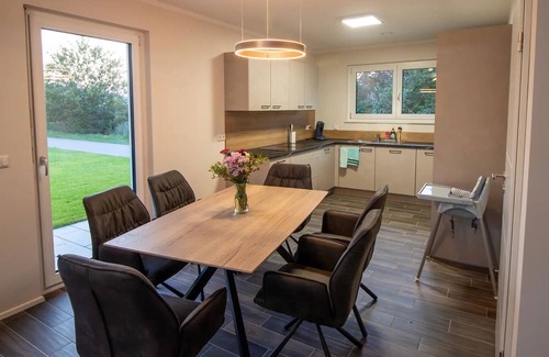 Lautenbach Apartamento | Apartamento 'Ferienhaus Lautenbach' con vistas a la montaña, terraza privada y Wi-Fi