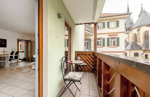 Bad Kreuznach Apartamento | Apartamento 'Ferienwohnung Liane' con balcón y Wi-Fi