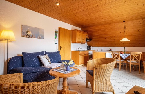 Rothkreuz Apartamento | Apartamento "Ferienwohnung Hahn" cerca del lago de Constanza con Wi-Fi, balcón y jardín