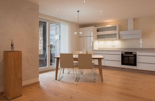 Pelham Apartamento | Apartamento 'Ferienwohnung Weitblick' con vistas al lago, jardín compartido y Wi-Fi