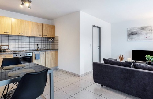 Tuttlingen Apartamento | Apartamento 'Ferienwohnung Am Donauradweg' con terraza privada y Wi-Fi