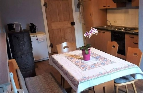 Fladungen Apartamento | Apartamento 'Ferienwohnung Lok Bockele, 105qm' con jardín compartido