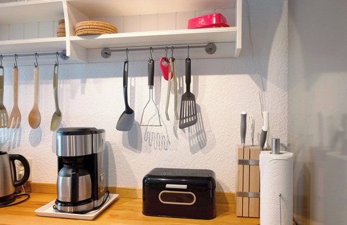 Nienhagen Apartamento | Apartamento 'Ferienwohnung 'alte Schule'' con terraza privada y Wi-Fi