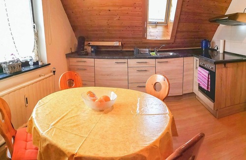 Oberkirch Apartamento | Apartamento 'Ferienwohnung Susi' con vistas a la montaña, balcón y Wi-Fi