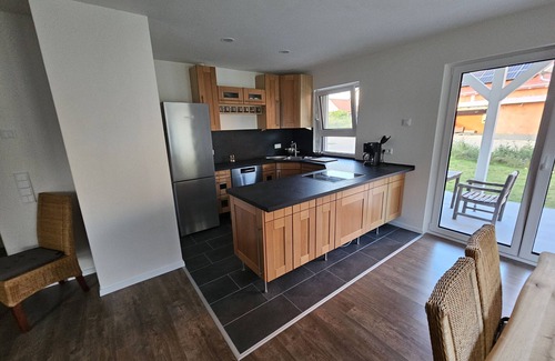Solnhofen Apartamento | Apartamento 'Ferienwohnung Auszeit' con terraza privada, jardín privado y Wi-Fi