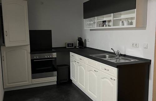 Arnstadt Apartamento | Apartamento 'Ferienwohnung Arnstadt Ost' con terraza privada y Wi-Fi