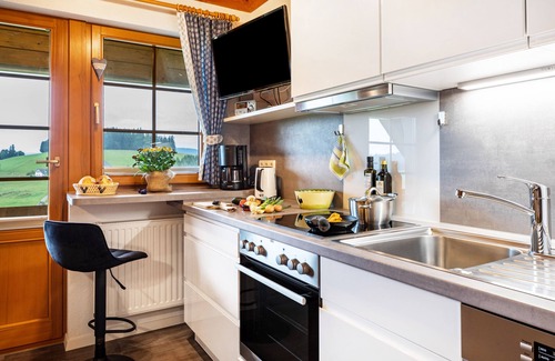 Breitnau Apartamento | Apartamento 'Ferienwohnung Weißtanne' con vistas a la montaña, jardín compartido y Wi-Fi