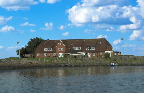 Hallig Langeneß Apartamento | Apartamento 'Ferienwohnung Föhr' con vistas al mar, terraza compartida y Wi-Fi