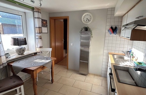 Hallig Langeneß Apartamento | Apartamento 'Ferienwohnung Helgoland' con vistas al mar, terraza compartida y Wi-Fi