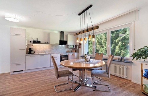Hundsbach Apartamento | Apartamento 'Ferienwohnung Mit 95qm' con vistas a la montaña, jardín compartido y Wi-Fi