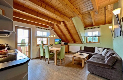 Freiamt Apartamento | Apartamento 'Ferienwohnung Rosmarin' con vistas a la montaña, piscina compartida y Wi-Fi