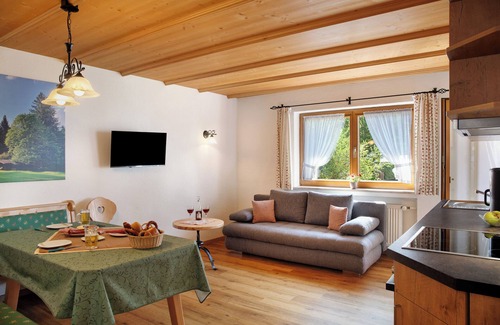 Obergrainau Apartamento | Apartamento 'Ferienwohnung Waxensteinblick' con vistas a la montaña, balcón y Wi-Fi