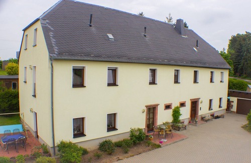 Kottern Apartamento | Apartamento 'Ferienwohnung Rochlitzer Berg Blick' con vistas a la montaña y Wi-Fi