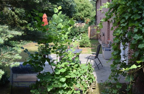 Vietmannsdorf Apartamento | Apartamento 'Ferienwohnung Eulenhof' con terraza privada, jardín privado y Wi-Fi