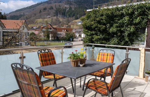 Aftersteg Apartamento | Apartamento 'Ferienwohnung Kresselblick, 70qm' con balcón y Wi-Fi