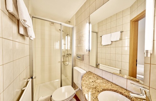 Heiligenberg Apartamento | Apartment 'Fewo 1' with Shared Terrace, Balcony and Wi-Fi