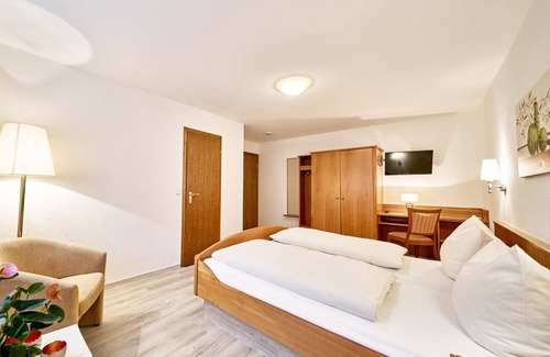 Heiligenberg Apartamento | Apartment 'Fewo 2' with Shared Terrace and Wi-Fi