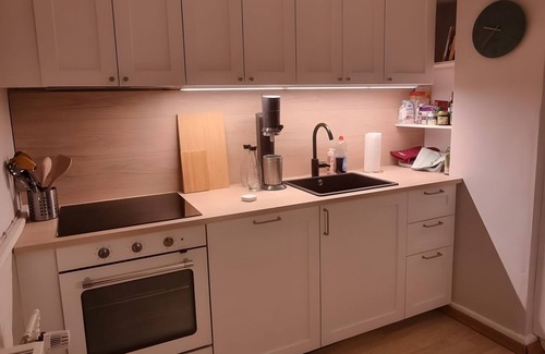 Schlitz Apartamento | Apartamento 'Fewo Am Marktplatz In Schlitz' con terraza compartida y Wi-Fi
