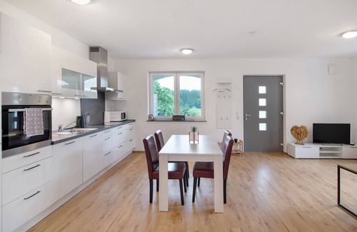 Goppertsweiler Apartamento | Apartamento 'Fewo Bergblickle' con vistas a la montaña, piscina compartida y Wi-Fi