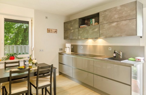 Idafehn Apartamento | Apartamento 'Fewo2 Seelter Uutkiek Saterland' con terraza privada, jardín compartido y Wi-Fi