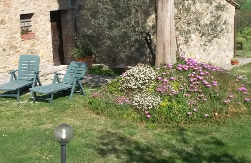 Chianni Casa | El puente típico apartamento Poppy granja toscana