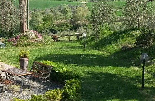 Chianni Casa | El puente típico apartamento Poppy granja toscana