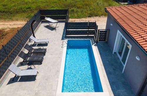Funtana Apartamento | Apartment Flego with private swimming pool and big outside space